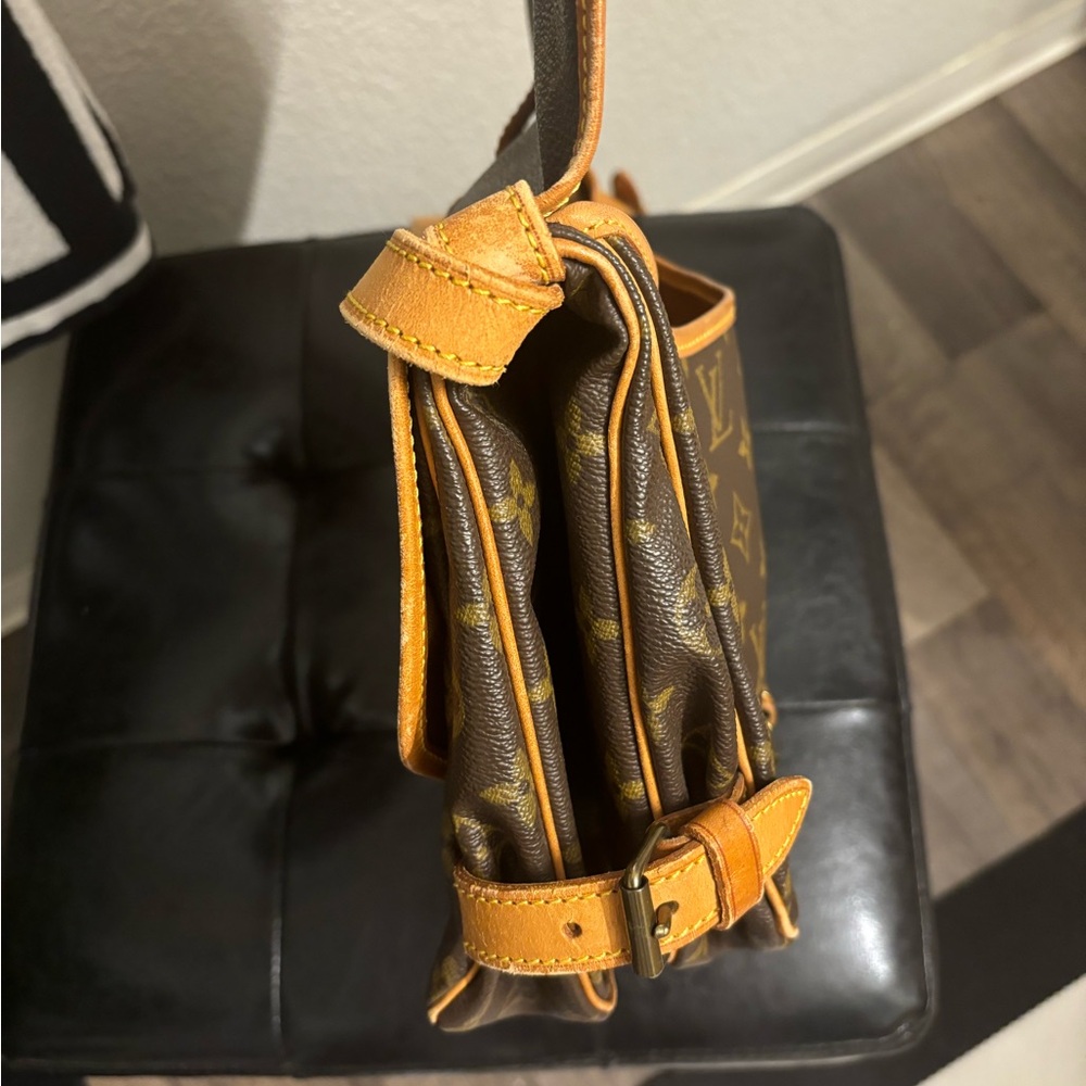 Louis Vuitton saumur 30 crossbody/messenger monogram - Picture 3 of 13